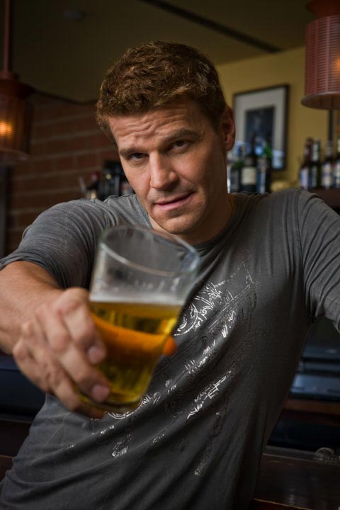 http://www.whedon.info/IMG/jpg/david-boreanaz-draft-magazine-december-2008-photoshoot-mq-02.jpg