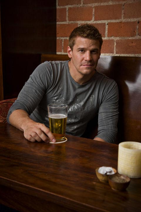 http://www.whedon.info/IMG/jpg/david-boreanaz-draft-magazine-december-2008-photoshoot-mq-03.jpg