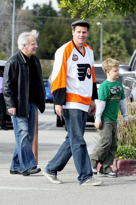David Boreanaz - With Father & Son - January 19, 2010 - Paparazzi - Wat...