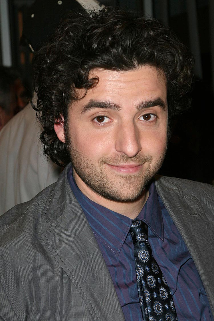 david-krumholtz-numbers-tv-series-100th-episode-party-gq-01.jpg