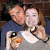 IMG/jpg/buffy-angel-cast-staff-outside-the-set-4.jpg