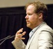 IMG/jpg/joss-whedon-shasha-seminar-human-concerns-may-2009-keynote-mq-01.jpg (...)