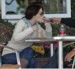 IMG/jpg/michelle-trachtenberg-drinking-smoking-with-friend-paparazzi-gq-22.j (...)