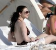 IMG/jpg/michelle-trachtenberg-swimsuit-on-the-beach-november-14-2009-paparaz (...)