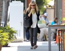 IMG/jpg/sarah-michelle-gellar-out-for-lunch-brentwood-paparazzi-mq-19.jpg