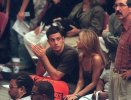 IMG/jpg/sarah-michelle-gellar-freddie-prinze-jr-ny-nicks-vs-miami-heat-2000- (...)