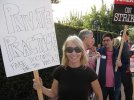 IMG/jpg/02-marti-noxon-writers-guild-of-america-strike-november-2007-mq-01.j (...)