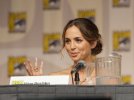 IMG/jpg/eliza-dushku-wonder-women-female-power-icons-pop-culture-panel-2009- (...)