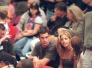 IMG/jpg/sarah-michelle-gellar-freddie-prinze-jr-ny-nicks-vs-miami-heat-2000- (...)