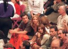 IMG/jpg/sarah-michelle-gellar-freddie-prinze-jr-ny-nicks-vs-miami-heat-2000- (...)