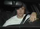 IMG/jpg/zac-efron-skateboard-and-beanie-in-los-angeles-paparazzi-gq-01.jpg