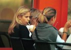 IMG/jpg/sarah-michelle-gellar-breakfast-with-mom-and-friends-september-1999- (...)