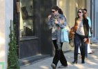 IMG/jpg/michelle-trachtenberg-shopping-dolce-vita-hollywood-paparazzi-gq-12. (...)