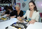 IMG/jpg/eliza-dushku-comic-con-2011-autograph-signing-mq-11.jpg