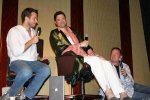 IMG/jpg/buffy-angel-firefly-cast-booster-bash-convention-july-2005-candid-ph (...)