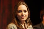 IMG/jpg/eliza-dushku-chicago-comic-entertainment-expo-2011-hq-03.jpg