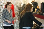 IMG/jpg/michelle-trachtenberg-shopping-dolce-vita-hollywood-paparazzi-gq-02. (...)