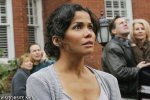 IMG/jpg/morena-baccarin-v-tv-series-stills-mq-09.jpg