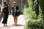 IMG/jpg/sarah-michelle-gellar-lunch-at-shutters-with-friend-july-19-2009-pap (...)