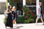 IMG/jpg/sarah-michelle-gellar-lunch-at-shutters-with-friend-july-19-2009-pap (...)