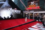 IMG/jpg/the-avengers-movie-los-angeles-premiere-gq-06.jpg