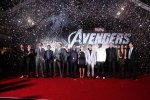 IMG/jpg/the-avengers-movie-los-angeles-premiere-gq-09.jpg