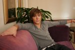 IMG/jpg/zac-efron-ashley-hutcheson-photoshoot-gq-01.jpg