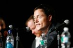 IMG/jpg/joss-whedon-tahmoh-penikett-dollhouse-panel-2009-new-york-city-comic (...)