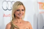 IMG/jpg/sarah-michelle-gellar-trevor-live-la-december-8-2013-hq-02.jpg