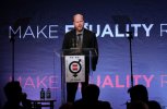 IMG/jpg/joss-whedon-equality-now-event-2014-09.jpg