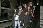 IMG/jpg/sarah-michelle-gellar-freddie-prinze-jr-los-angeles-airport-november (...)