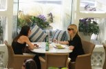 IMG/jpg/sarah-michelle-gellar-lunch-at-shutters-with-friend-july-19-2009-pap (...)