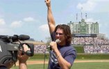 IMG/jpg/christian_kane_chicago_cubs_concert_1.jpg