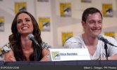 IMG/jpg/eliza-dushku-tahmoh-penikett-joss-whedon-2008-comic-con-mq-04.jpg