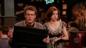 IMG/jpg/alyson-hannigan-how-i-met-your-mother-sitcom-1x07-screencaps-gq-12.j (...)