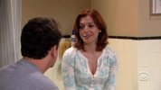 IMG/jpg/alyson-hannigan-how-i-met-your-mother-sitcom-1x14-screencaps-gq-15.j (...)