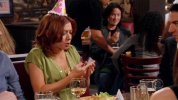 IMG/jpg/alyson-hannigan-how-i-met-your-mother-sitcom-1x21-screencaps-gq-02.j (...)