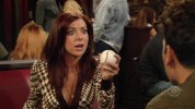 IMG/jpg/alyson-hannigan-how-i-met-your-mother-sitcom-2x06-screencaps-gq-20.j (...)