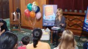 IMG/jpg/sarah-michelle-gellar-nestle-share-joy-reading-program-hq-20.jpg