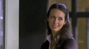 IMG/jpg/amy-acker-alias-tv-series-the-shed-screencaps-gq-025.jpg