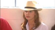 IMG/jpg/sarah-michelle-gellar-care-guatemala-visit-report-screencaps-mq-08.j (...)