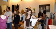 IMG/jpg/michelle-trachtenberg-james-perse-malibu-store-opening-mq-23.jpg