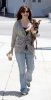 IMG/jpg/alyson-hannigan-with-dog-brentwood-county-mart-june-21-2009-paparazz (...)