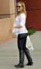 IMG/jpg/julie-benz-robertson-boulevard-shopping-march-18-2010-paparazzi-gq-0 (...)