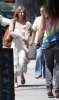 IMG/jpg/sarah-michelle-gellar-out-about-west-hollywood-july-30-2010-paparazz (...)