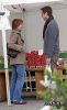 IMG/jpg/alyson-hannigan-alexis-denisof-brentwood-farmers-market-nov-21-2004- (...)