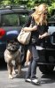 IMG/jpg/sarah-michelle-gellar-tyson-to-vet-august-19-2009-paparazzi-gq-27.jp (...)