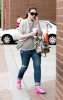IMG/jpg/michelle-trachtenberg-leaving-doctor-office-may-17-2010-paparazzi-hq (...)