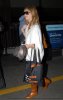 IMG/jpg/sarah-michelle-gellar-arrives-LAX-airport-hq-01-1500.jpg