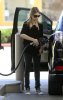 IMG/jpg/sarah-michelle-gellar-shopping-whole-foods-paparazzi-march-27-2010-m (...)